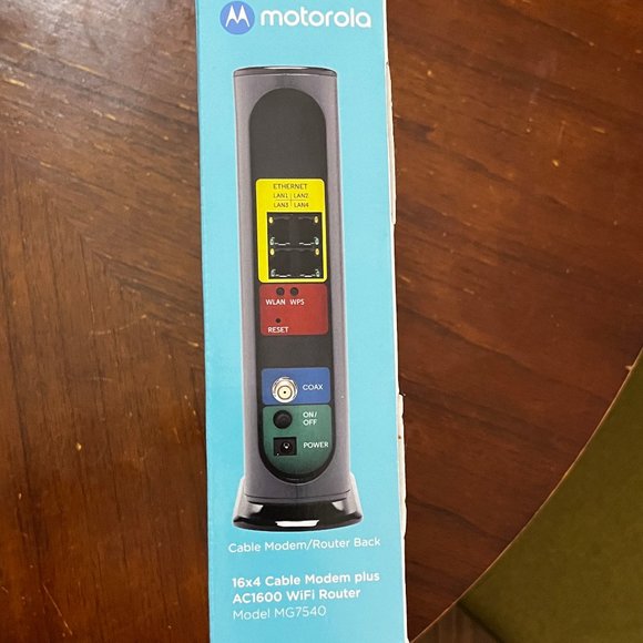 Motorola 16x4 Cable Modem with AC1600 WIFI Router - Picture 4 of 5